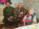 Носки, связанные ветераном Великой Отечественной войны Марией Даниловной Волобуевой, очень дороги бойцам СВО