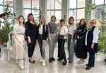 Сегодня праздник у девчат
