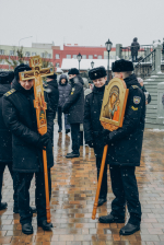 В праздник Казанской иконы Божией Матери и Дня народного единства состоялся традиционный общегородской Крестный ход. Его возглавил митрополит Орловский и Болховский Тихон в окружении духовенства Орловской епархии. 4 ноября 2024 года.
