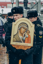 В праздник Казанской иконы Божией Матери и Дня народного единства состоялся традиционный общегородской Крестный ход. Его возглавил митрополит Орловский и Болховский Тихон в окружении духовенства Орловской епархии. 4 ноября 2024 года.