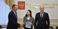 В областном Совете вручили награды за помощь участникам СВО - Совет народных депутатов