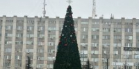 В Северном районе Орла всё-таки установили новогоднюю ель - OrelTimes.Ru