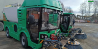 На орловскую Спецавтобазу поступили три машины для уборки и ремонта дорог - Комсомольская Правда