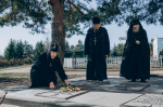 В субботу 1-й седмицы Великого поста, в празднование памяти священномученика Поликарпа, епископа Смирнского митрополит Орловский и Болховский Тихон совершил заупокойную литию на могиле Преосвященного Поликарпа, епископа Орловского и Севского, в день его тезоименитства, в Свято-Успенском мужском монастыре города Орла. 8 марта 2025 года.