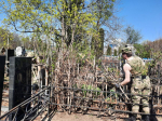 Орловские волонтеры навели порядок на Крестительском воинском мемориальном кладбище