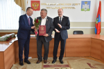 В благодарность за преданность Родине