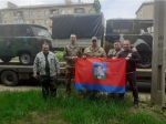 Орловцы отвезли десантникам УАЗы