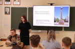 Валерия Ужаринская рассказывает об Орле в годы Великой Отечественной Войны. Фото предоставлено сотрудниками кафедры товароведения и таможенного дела ОГУ им. И.С. Тургенева
