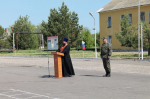 Председатель епархиального отдела по взаимодействию с Вооружёнными силами и правоохранительными органами протоиерей Сергий Гаврюшин принял участие в торжественной церемонии приведения к военной присяге молодых воинов весеннего призыва в войсковой части 03013. 24 мая 2025 года.