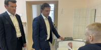Андрей Клычков посетил находящихся в госпитале в Москве орловских участников СВО - Орёл-регион