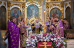 В день Происхождения (изнесения) Честных Древ Животворящего Креста Господня, празднования Всемилостивому Спасу и Пресвятой Богородице, митрополит Орловский и Болховский Тихон совершил Божественную литургию в Свято-Троицком храме города Орла. 14 августа 2025 года.