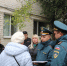 В Орле сотрудники МЧС России и полицейские напомнили жителям о важности соблюдения правил пожарной безопасности - МЧС