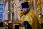 В канун Недели 18-й по Пятидесятнице, Обре́тения мощей святителя Иоанна, архиепископа Шанхайского и Сан-Францисского, митрополит Орловский и Болховский Тихон совершил всенощное бдение в Ахтырском кафедральном соборе города Орла. 11 октября 2025 года.