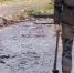 В Орле рабочий напал на мужчину, который снимал укладку асфальта в непогоду - Орловский Вестник