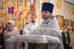 В праздник Собора Архистратига Михаила и прочих Небесных Сил бесплотных. Архангелов Гавриила, Рафаила, Урии́ла, Селафии́ла, Иегудии́ла, Варахиила и Иеремиила, митрополит Орловский и Болховский Тихон возглавил Божественную Литургию в Успенском (Михаило-Архангельском) соборе города Орла. 21 ноября 2025 года.
