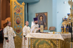 В праздник Собора Архистратига Михаила и прочих Небесных Сил бесплотных. Архангелов Гавриила, Рафаила, Урии́ла, Селафии́ла, Иегудии́ла, Варахиила и Иеремиила, митрополит Орловский и Болховский Тихон возглавил Божественную Литургию в Успенском (Михаило-Архангельском) соборе города Орла. 21 ноября 2025 года.
