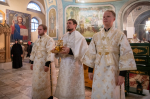 В праздник Собора Архистратига Михаила и прочих Небесных Сил бесплотных. Архангелов Гавриила, Рафаила, Урии́ла, Селафии́ла, Иегудии́ла, Варахиила и Иеремиила, митрополит Орловский и Болховский Тихон возглавил Божественную Литургию в Успенском (Михаило-Архангельском) соборе города Орла. 21 ноября 2025 года.
