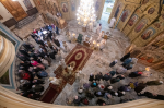 В праздник Собора Архистратига Михаила и прочих Небесных Сил бесплотных. Архангелов Гавриила, Рафаила, Урии́ла, Селафии́ла, Иегудии́ла, Варахиила и Иеремиила, митрополит Орловский и Болховский Тихон возглавил Божественную Литургию в Успенском (Михаило-Архангельском) соборе города Орла. 21 ноября 2025 года.