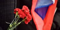 В Орле у памятника танкистам возложили цветы ко Дню Неизвестного Солдата - Комсомольская Правда