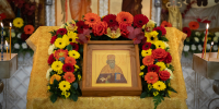 В Неделю 26-ю по Пятидесятнице, день памяти святой великомученицы Екатерины, митрополит Орловский и Болховский Тихон совершил Божественную литургию в храме священноисповедника Георгия Коссова в микрорайоне Болховский города Орла, 7 декабря 2025 года. - Орловская и Ливенская епархия