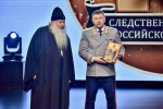 Главе Орловского управления СКР подарили икону святителя Спиридона Тримифунтского