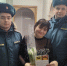 В Орле сотрудники МЧС России поздравили женщин с наступающим 8 Марта - МЧС