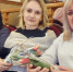 Орловские судебные приставы поздравили женщин-ветеранов Службы с Международным женским днем - УФССП