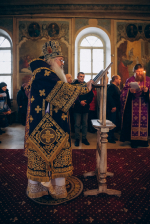 В канун первой родительской субботы Великого поста митрополит Орловский и Болховский Тихон совершил Парастас в Иоанно-Крестительском храме города Орла. 6 марта 2026 года.
