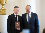 Сергей Лавров вручил диплом орловскому ветерану СВО