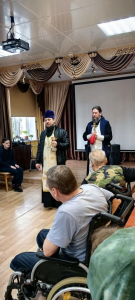 Священнослужители Нарышкинско-Знаменского благочиния навестили пожилых подопечных