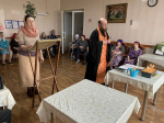 Настоятель Вознесенского храма поздравил пожилых подопечных с Пасхой Христовой