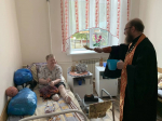Настоятель Вознесенского храма поздравил пожилых подопечных с Пасхой Христовой
