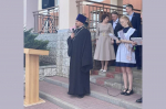 Настоятель храм святого Александра Невского благословил выпускников