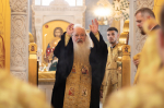 В канун Недели 5-й по Пятидесятнице, митрополит Орловский и Болховский Тихон совершил всенощное бдение в храме Казанской иконы Божией Матери города Орла. 4 июля 2026 года.