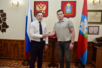 Орловский губернатор встретился с хоккеистом Александром Никишиным