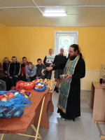 В праздник Преображения Господня благочинный Нарышкинско-Знаменского округа иерей Алексей Ладыгин посетил подопечных Богдановского психоневрологического интерната, 20 августа 2026 года