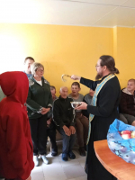 В праздник Преображения Господня благочинный Нарышкинско-Знаменского округа иерей Алексей Ладыгин посетил подопечных Богдановского психоневрологического интерната, 20 августа 2026 года