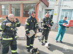 Огнеборцы тренировались тушить возгорание в образовательном учреждении