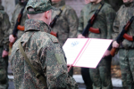 Митрополит Орловский и Болховский Тихон благословил добровольцев подразделения «БАРС-Орёл», выполняющего задачи по охране воздушного пространства Орловской области. 16 октября 2026 года, г.Орел