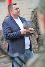 Митрополит Орловский и Болховский Тихон благословил добровольцев подразделения «БАРС-Орёл», выполняющего задачи по охране воздушного пространства Орловской области. 16 октября 2026 года, г.Орел